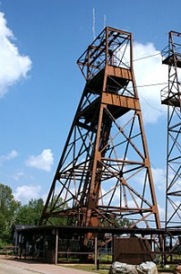 220px-Soudan_Mine_Headframe